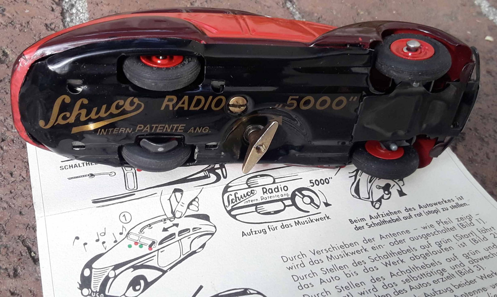 Schuco Radio 5000 reissue (made in Germany), c10, two windup motors, one for "radio" (a music box) - 4