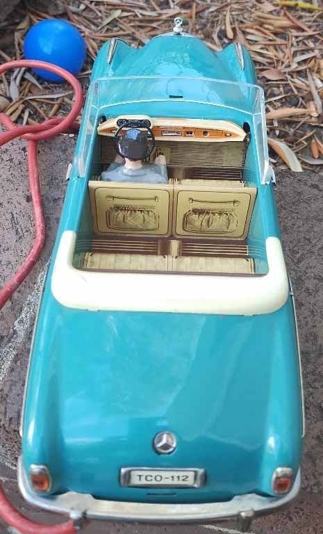 Tippco (made in Germany) Mercedes 220s, electric version, remote steering, forward/reverse, c9.5 . - 4