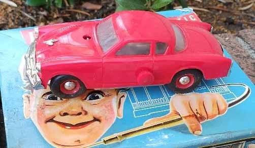 Distler "1955 Studebacker-Packard 400" car with Shell Gas Station (Made in Germany), car runs off a - 2