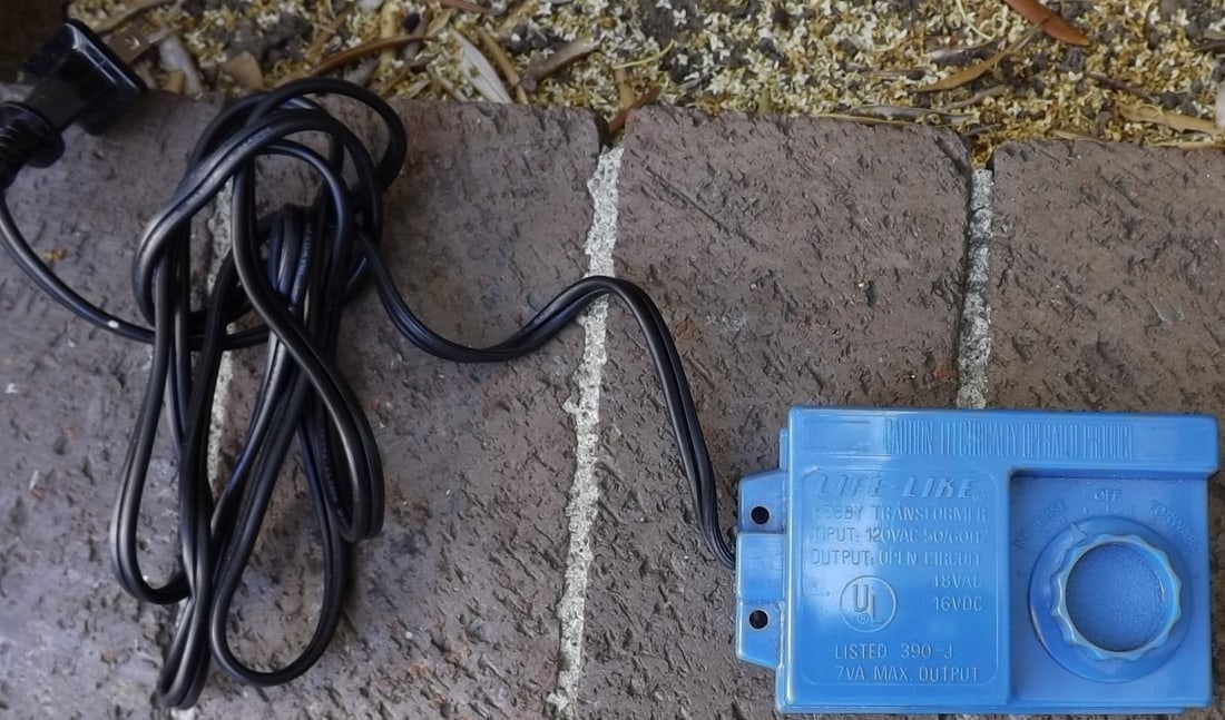 Life Like train controller.: Life Like train controller. Reserve: $29.00 Shipping: Domestic: Flat rate of $18.00 to anywhere within the contiguous U.S. International: Flate rate of $45.00 . International shipping may be subject t
