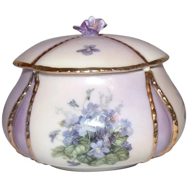 Vintage Lena Liu's Garden Treasure Music/Trinket Box Violets: This Vintage Lena Liu's Garden Treasure Music Box Violets is in near MINT condition. This box serves as a trinket box since the music box is located in the lid. A great accent to any dresser or vanity