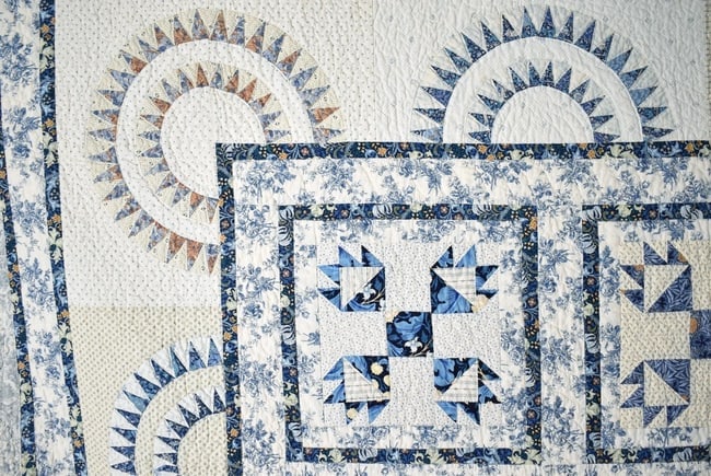 Signed & Dated Bear Paw Compass Quilt - 4