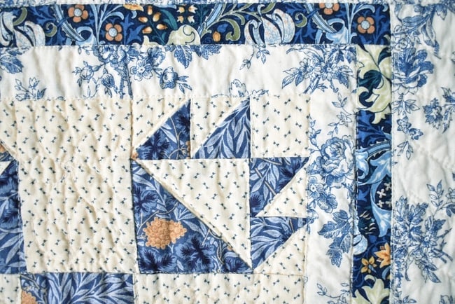 Signed & Dated Bear Paw Compass Quilt - 6