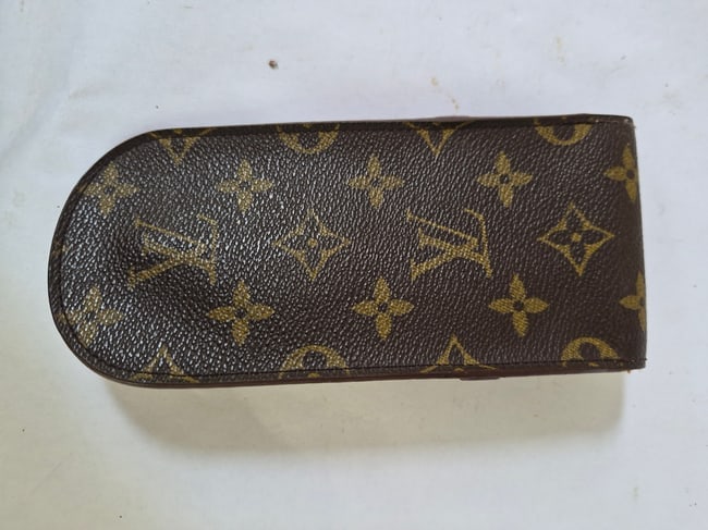 Louis Vuitton eyeglass case (1 of 3)