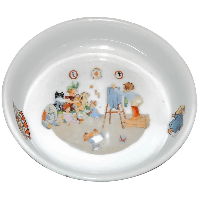 1920's Baby Dish DF Czechoslovakia: This 1920's Baby Dish DF Czechoslovakia is in very good condition NO chips, cracks, crazing but does have some loss of color on picture. It truly is in amazing condition for a item this old. It measur