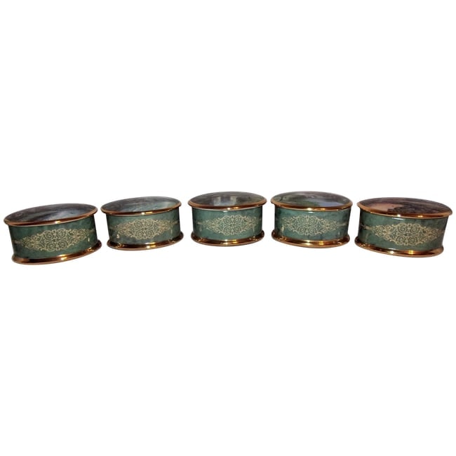 Vintage Thomas Kinkade Lamplight Village Music Box Collection: This Vintage Thomas Kinkade Lamplight Village Music Box Collection is in near MINT condition. All come with their COA. The second edition is missing but I will include the COA for it. Missing the