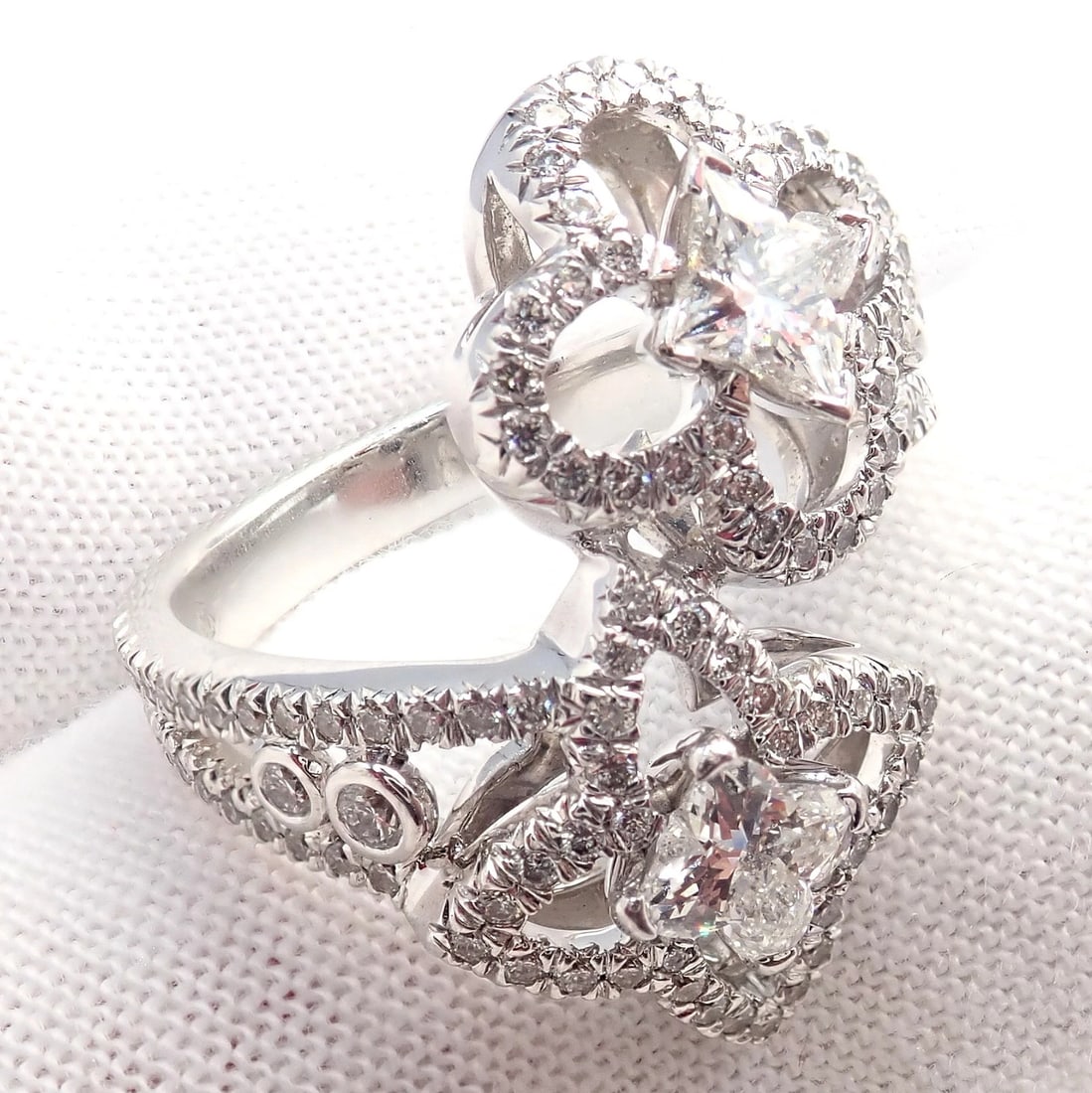Authentic Louis Vuitton LV 18k White Gold Signature Diamond Fusion Blossom Ring - 11