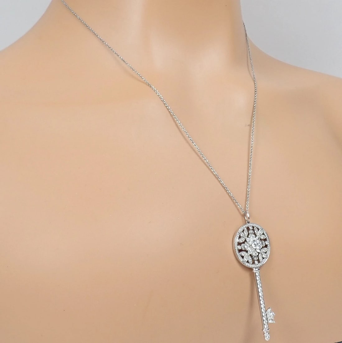 Authentic! Tiffany & Co Platinum Large Victoria Vine Key Pendant Necklace - 3