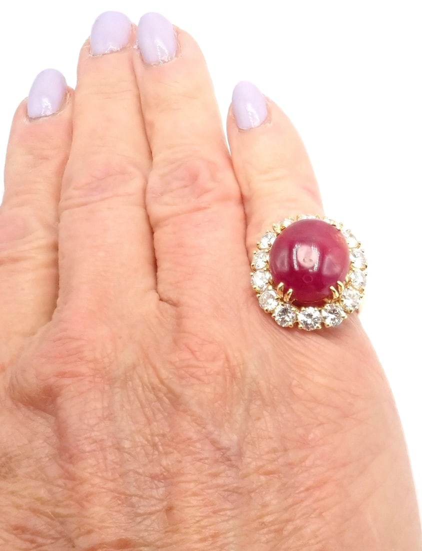 Authentic! Van Cleef & Arpels 18k Yellow Gold Large Cabochon Ruby Diamond Ring - 4