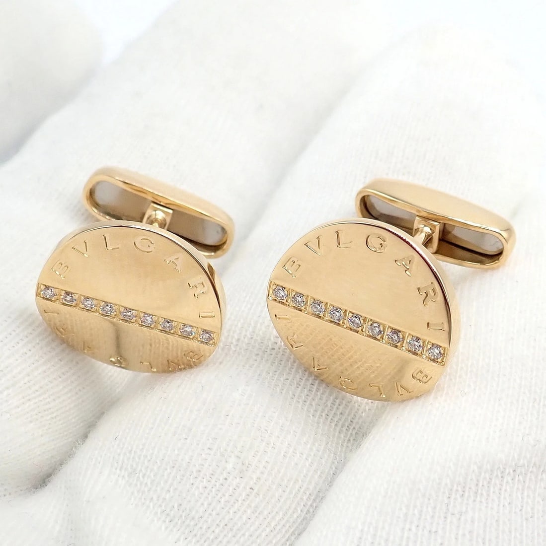 Authentic! Bvlgari Bulgari 18k Yellow Gold Diamond Classic Round Cufflinks - 9