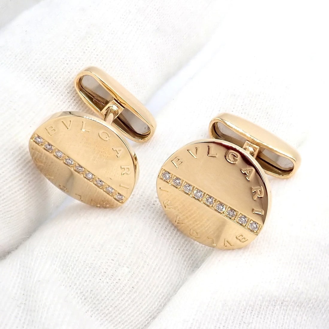 Authentic! Bvlgari Bulgari 18k Yellow Gold Diamond Classic Round Cufflinks - 10