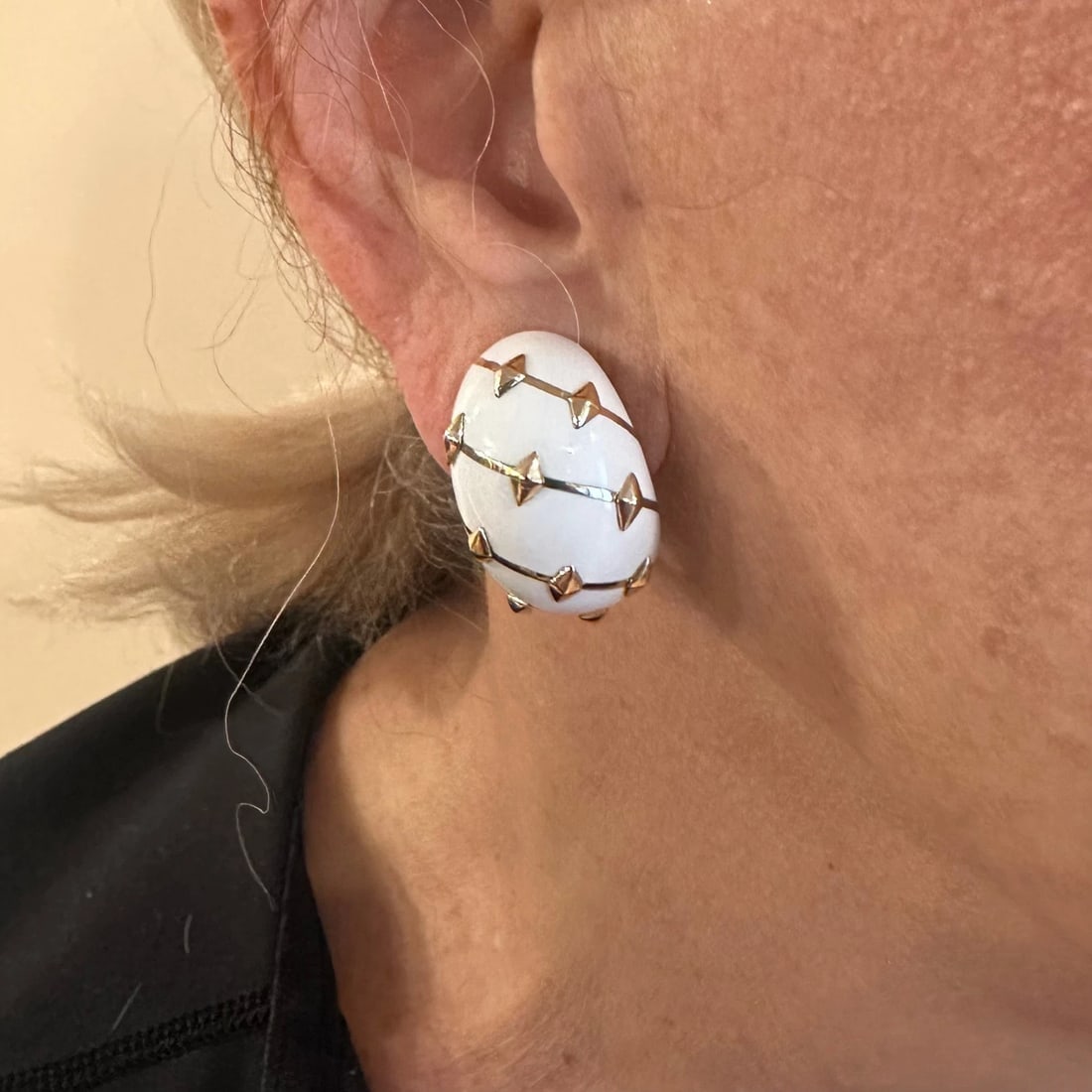 Tiffany & Co Schlumberger Dot Losange 18k Yellow Gold White Enamel Hoop Earrings - 12