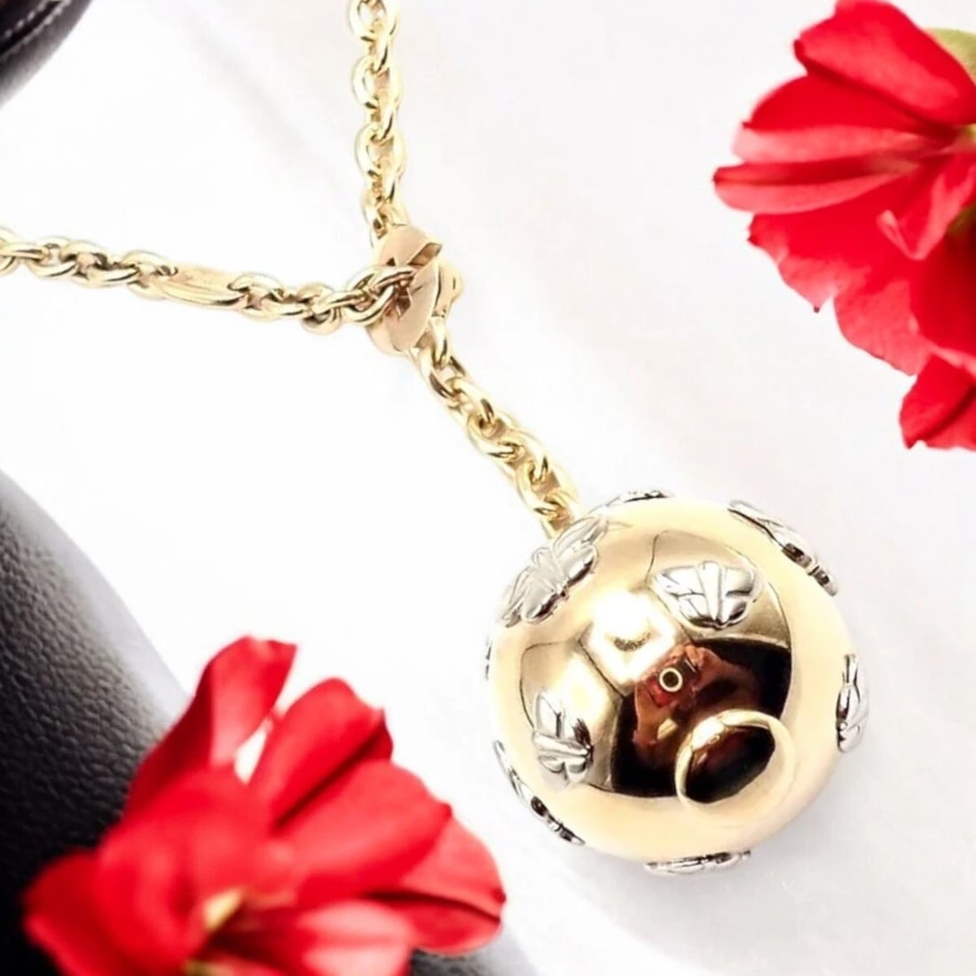Authentic! Bulgari Bvlgari 18k Yellow Gold Butterfly Globe Pendant Link Chain - 3