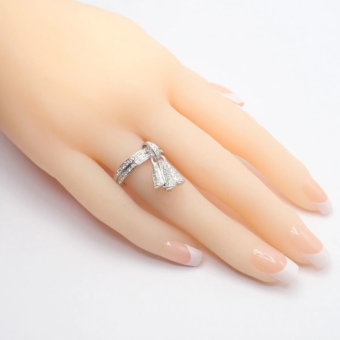 Authentic! Piaget 18k White Gold Diamond Double Band Flower Ring - 12