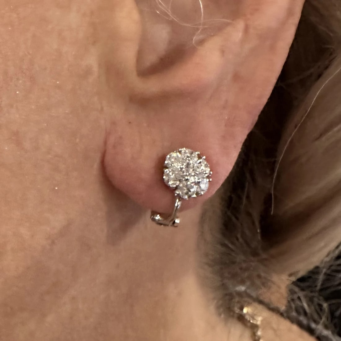 Authentic! Van Cleef & Arpels Platinum Diamond Fleurette Flower Earrings - 19