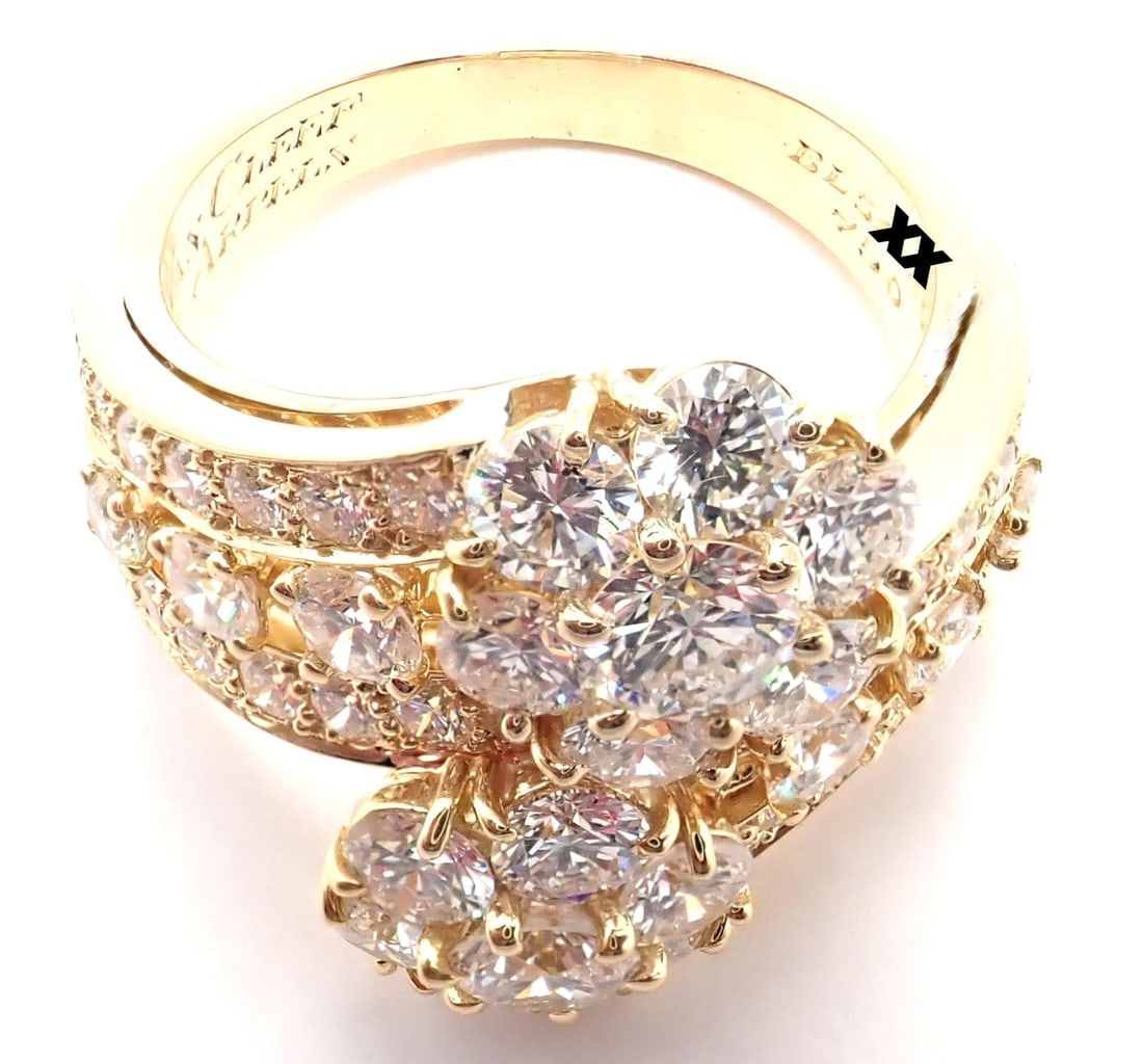 Authentic! Van Cleef & Arpels Snowflake 18k Yellow Gold Diamond Two Flower Ring - 8