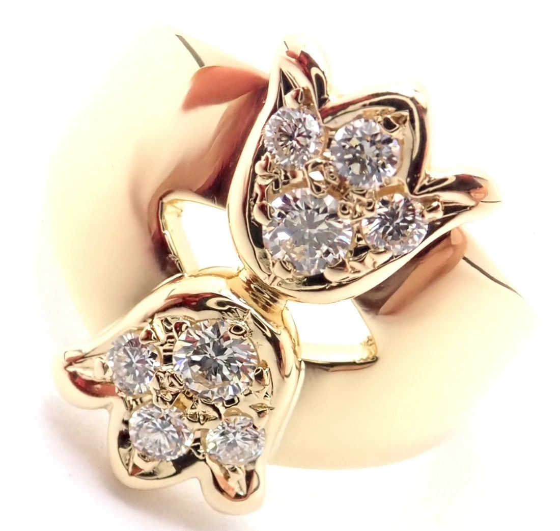 Rare! Authentic Christian Dior 18k Yellow Gold Diamond Flower Tulip Band Ring: Rare! Authentic Christian Dior 18k Yellow Gold Diamond Flower Tulip Band Ring About This Piece: About Christian Dior Jewelry: Towards the end of last century, fine jewelry was missing the whimsical