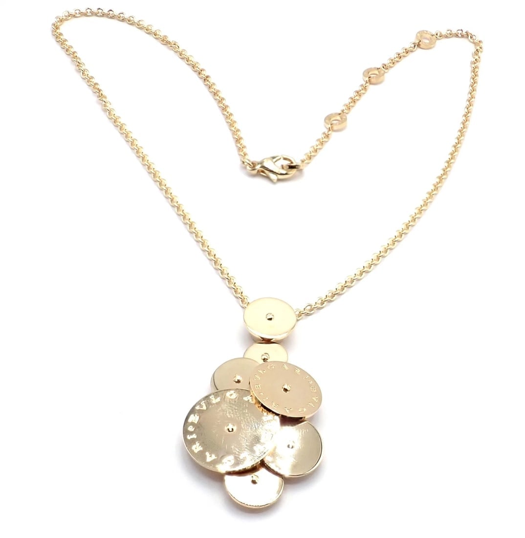 Authentic! Bulgari Bvlgari Cicladi 18k Yellow Gold Large Pendant Link Necklace: Authentic! Bulgari Bvlgari Cicladi 18k Yellow Gold Large Pendant Link Necklace About This Piece: Authentic! Bulgari Bvlgari Cicladi 18k Yellow Gold Large Pendant Link Chain Necklace You are bidding