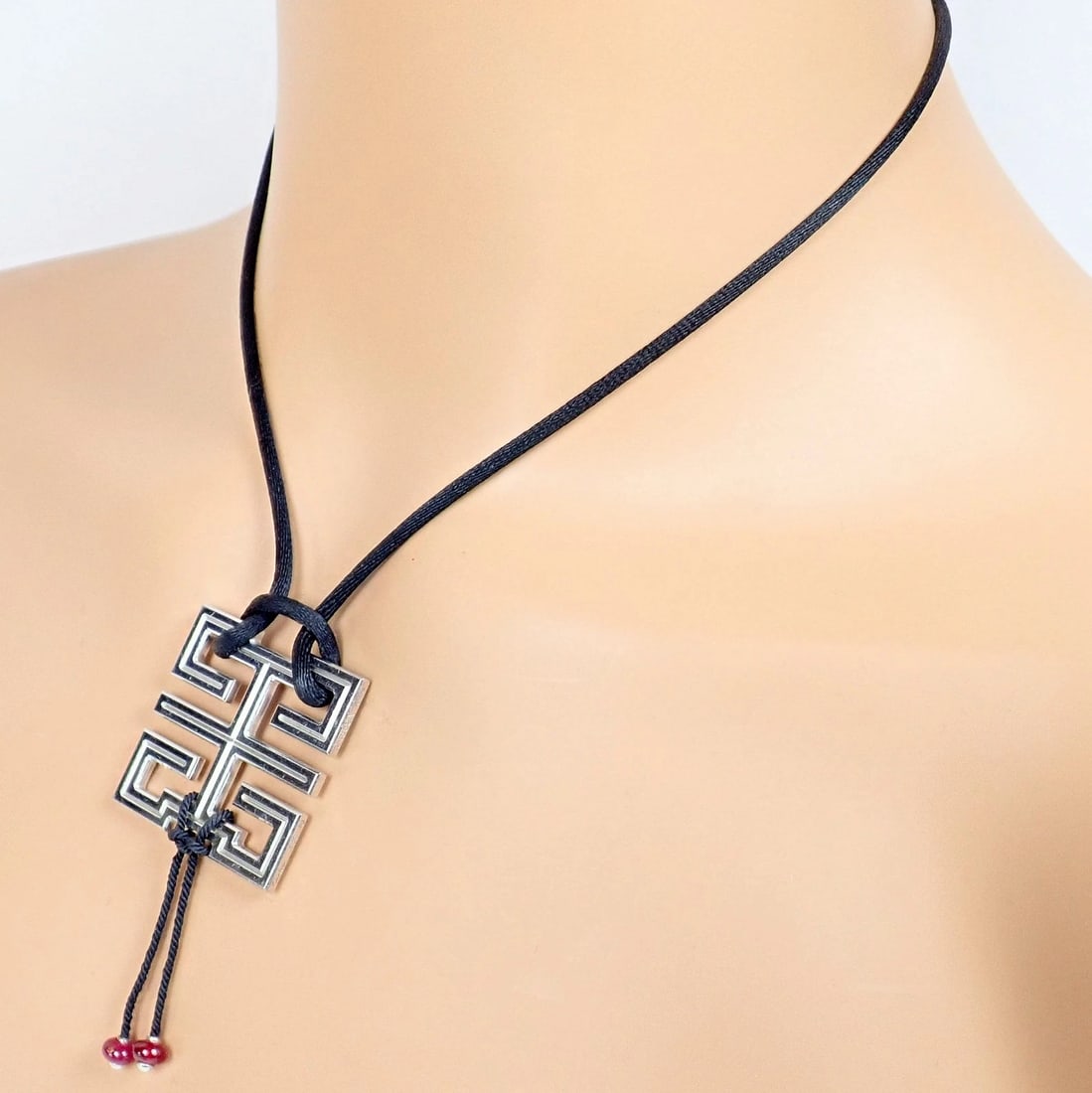 Authentic! Cartier Le Baiser Du Dragon 18k White Gold Ruby Silk Cord Necklace - 3