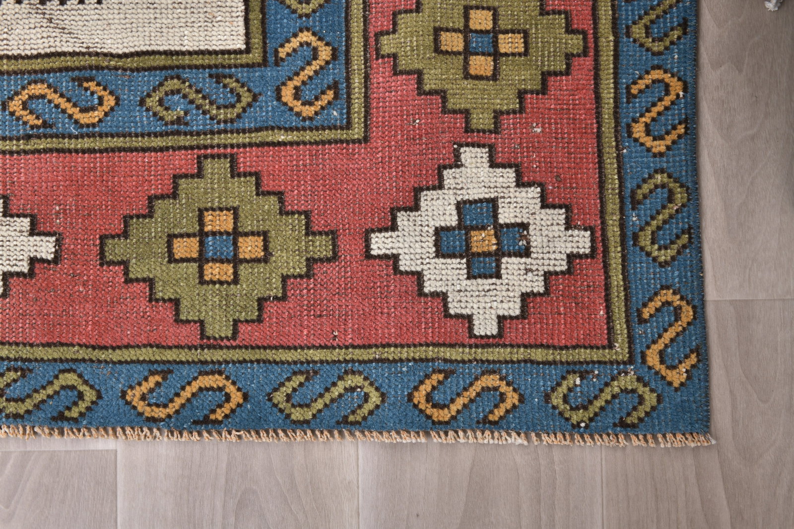 6'1'' x 8'1'' Handmade Vintage Wool Rug - 242322 - 10