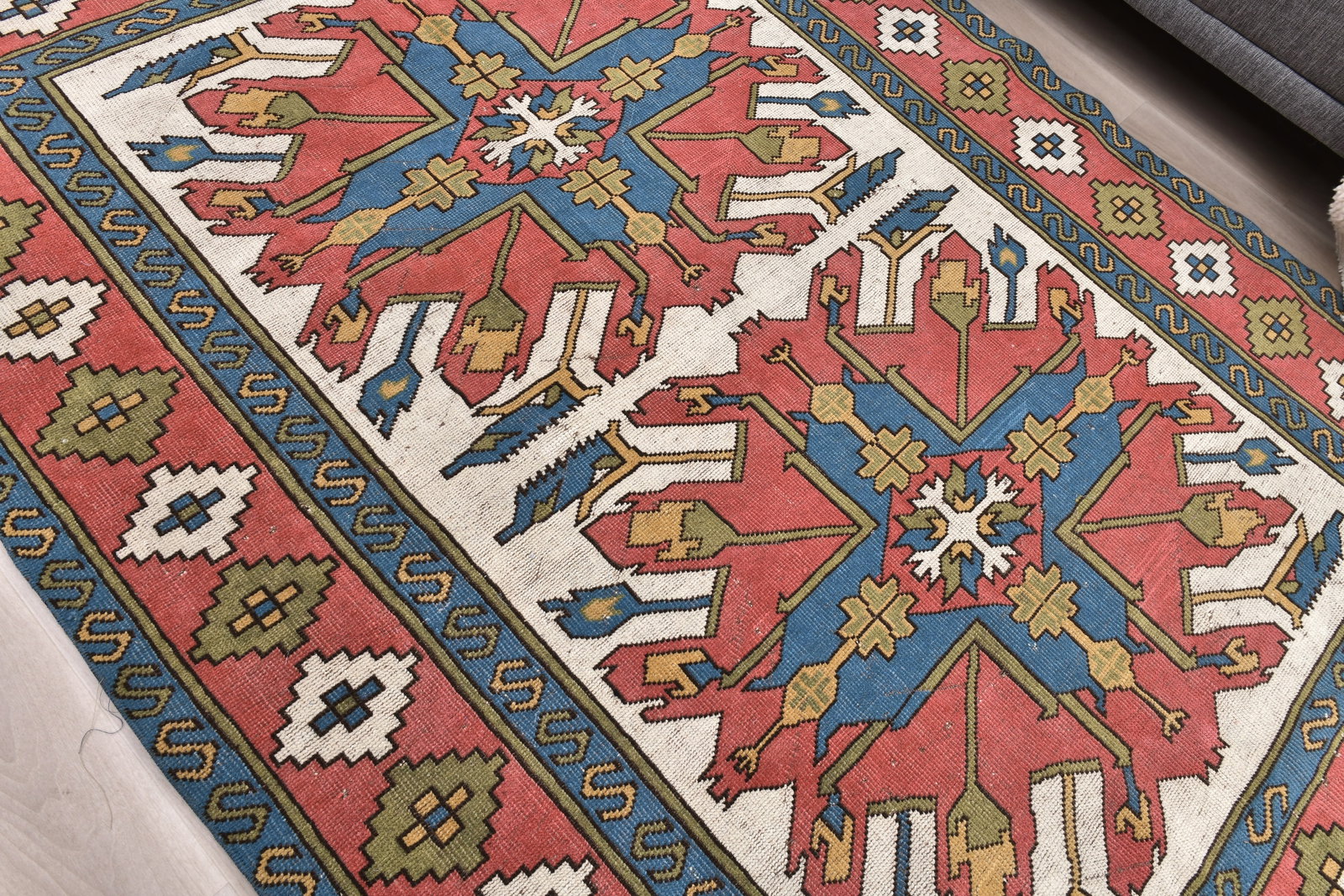 6'1'' x 8'1'' Handmade Vintage Wool Rug - 242322 - 4