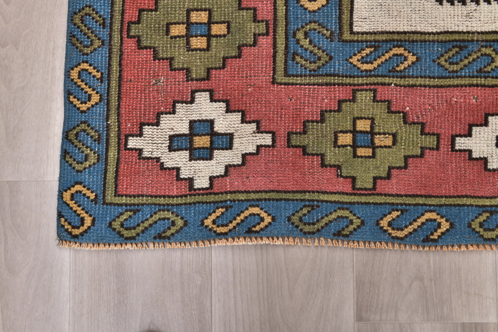 6'1'' x 8'1'' Handmade Vintage Wool Rug - 242322 - 8