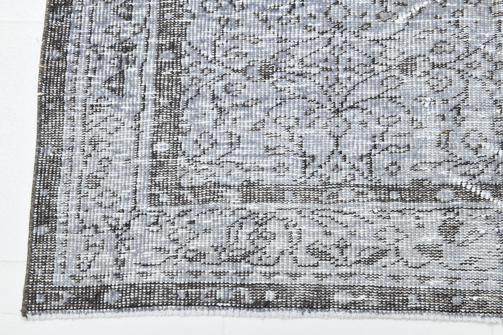 4'10'' x 8'11'' Handmade Vintage Wool Rug - 2988 - 11