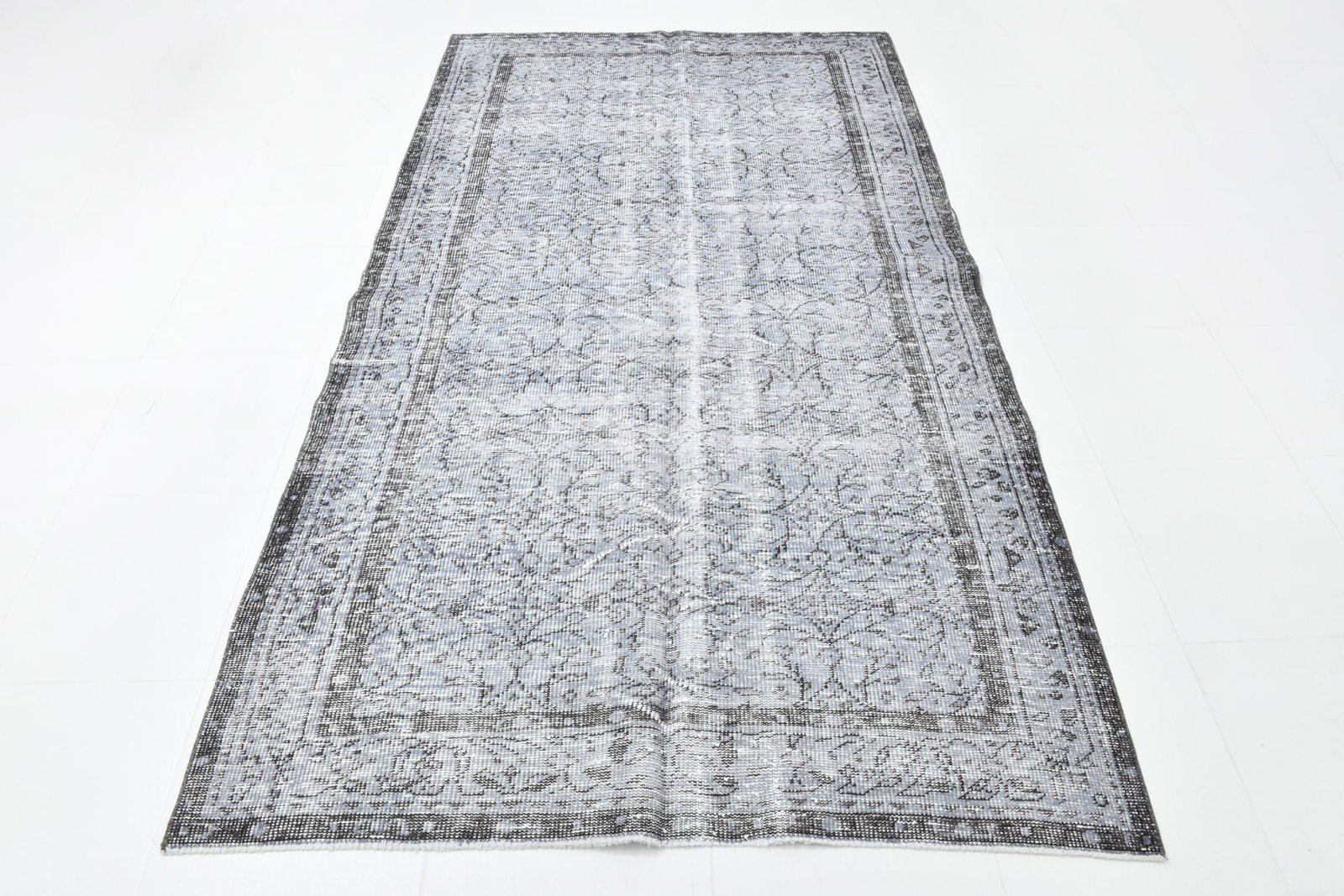 4'10'' x 8'11'' Handmade Vintage Wool Rug - 2988 - 18