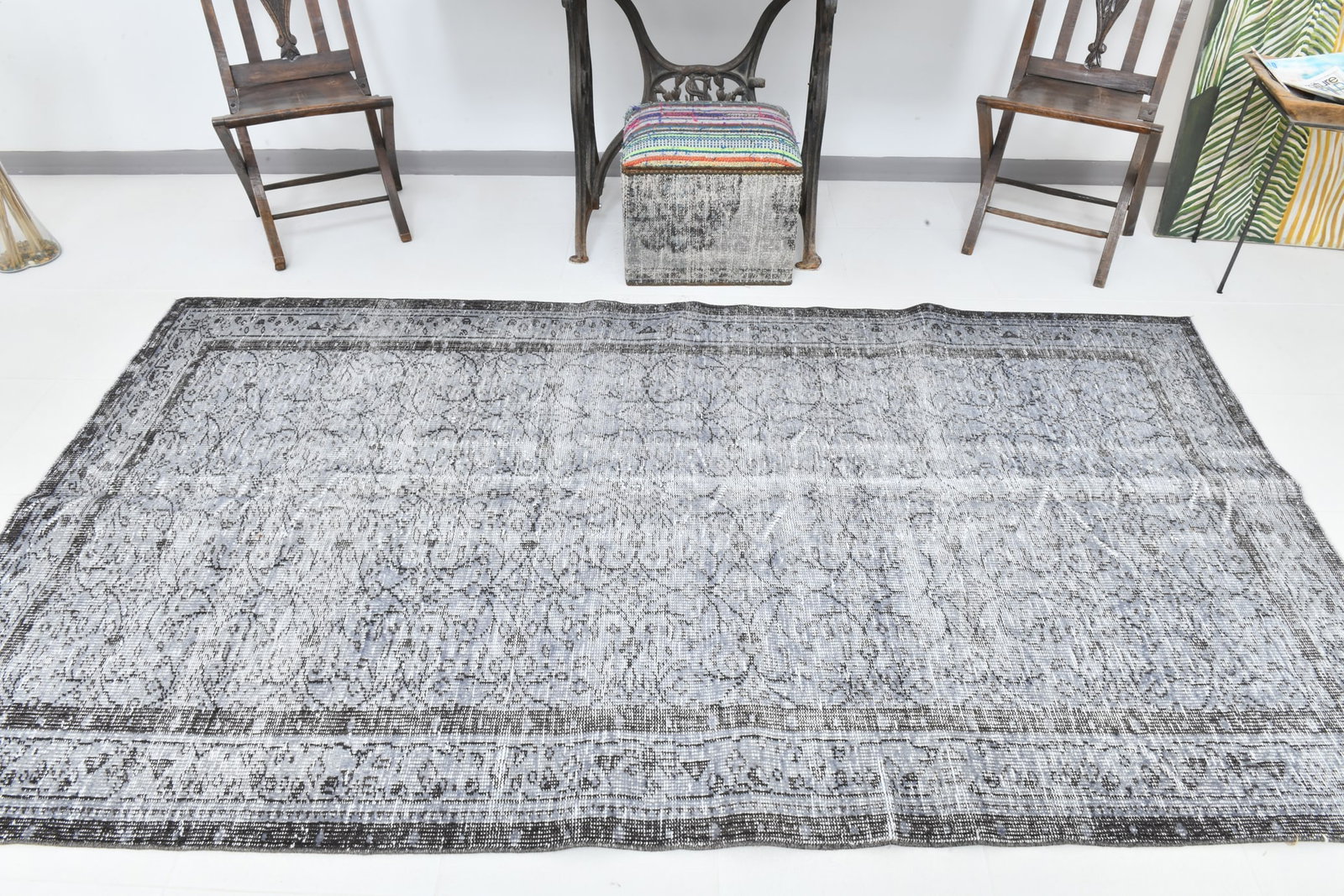 4'10'' x 8'11'' Handmade Vintage Wool Rug - 2988 - 3