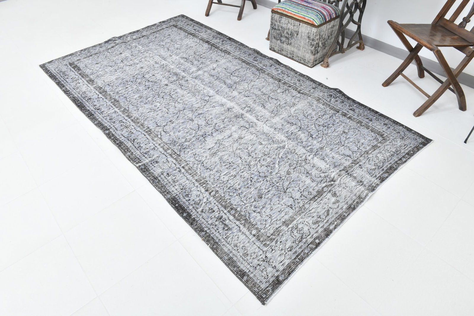 4'10'' x 8'11'' Handmade Vintage Wool Rug - 2988 - 4