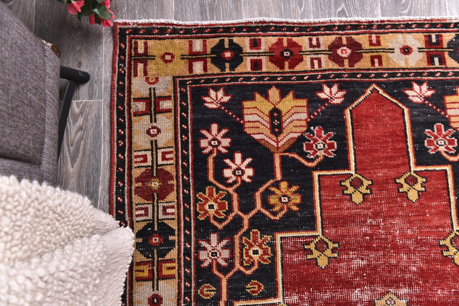4'0'' x 8'1'' Handmade Vintage Wool Rug - 1895 - 12