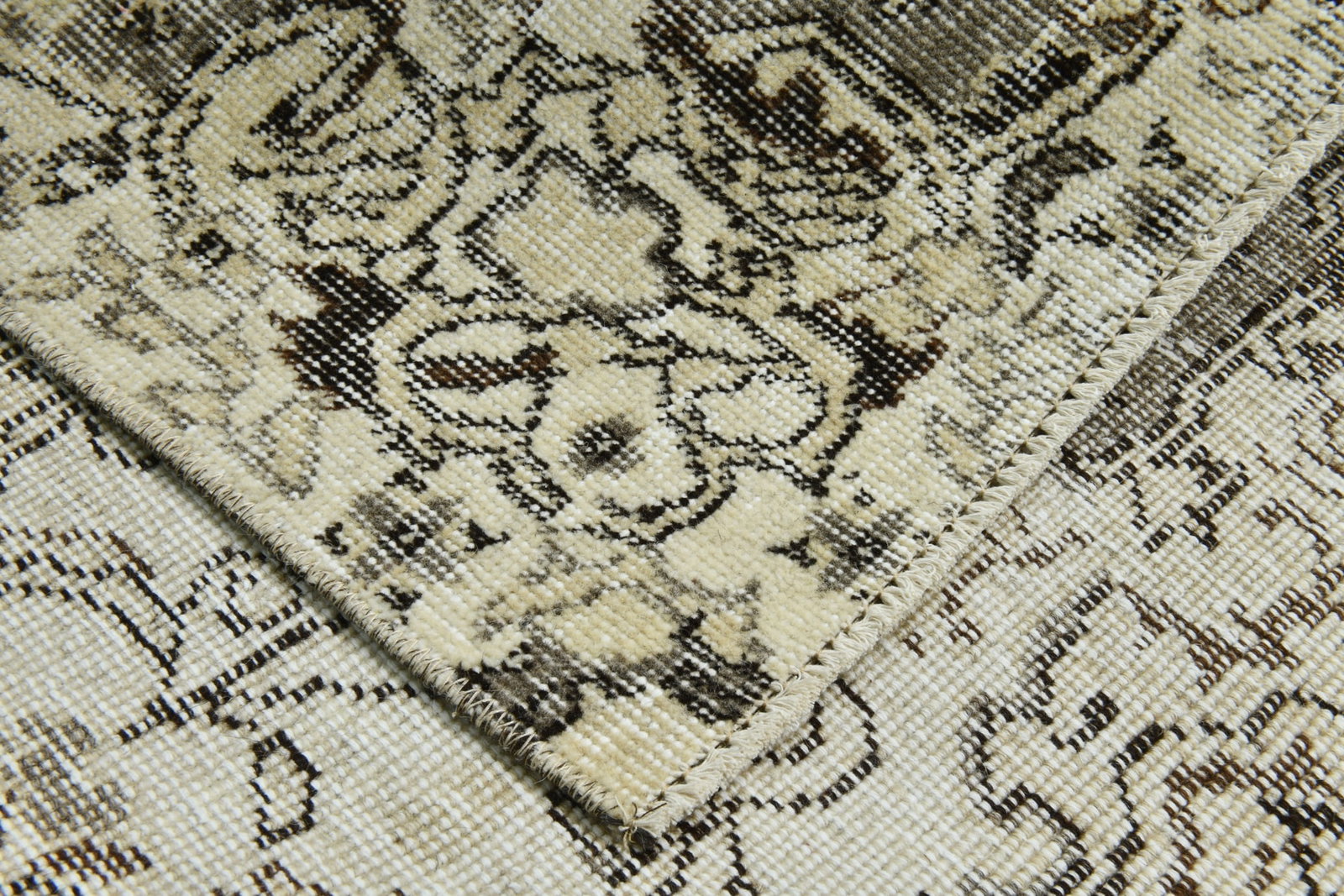 6'6'' x 9'8'' Handmade Vintage Wool Rug - 21498 - 16