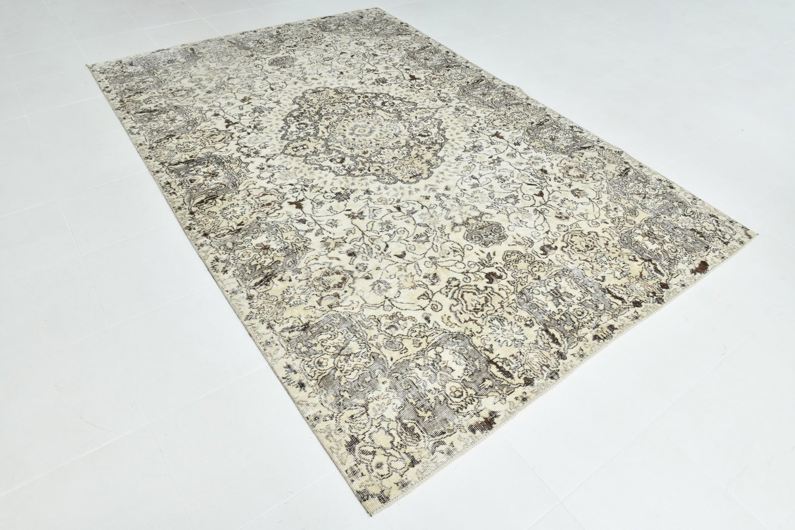 6'6'' x 9'8'' Handmade Vintage Wool Rug - 21498 - 18