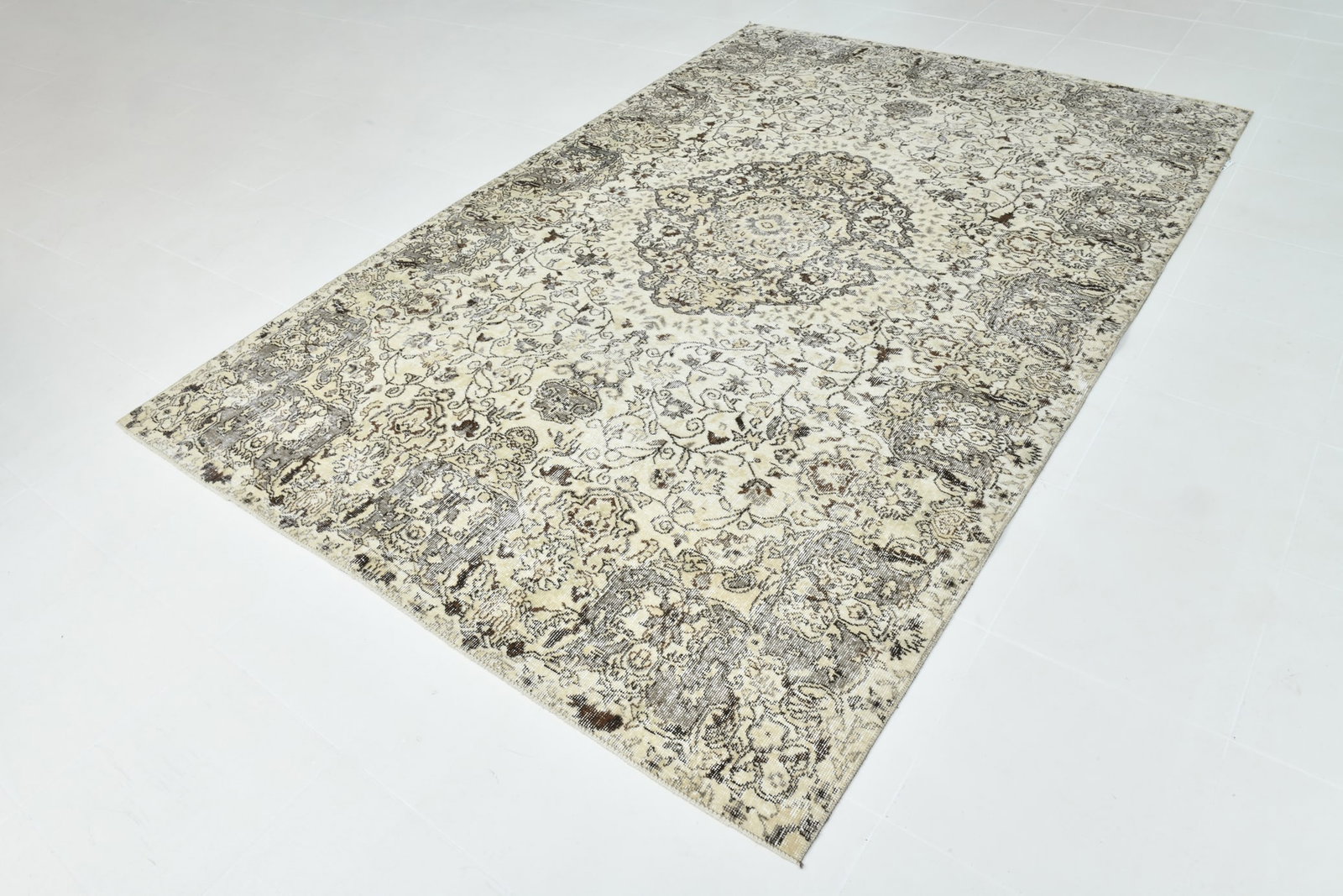 6'6'' x 9'8'' Handmade Vintage Wool Rug - 21498 - 19