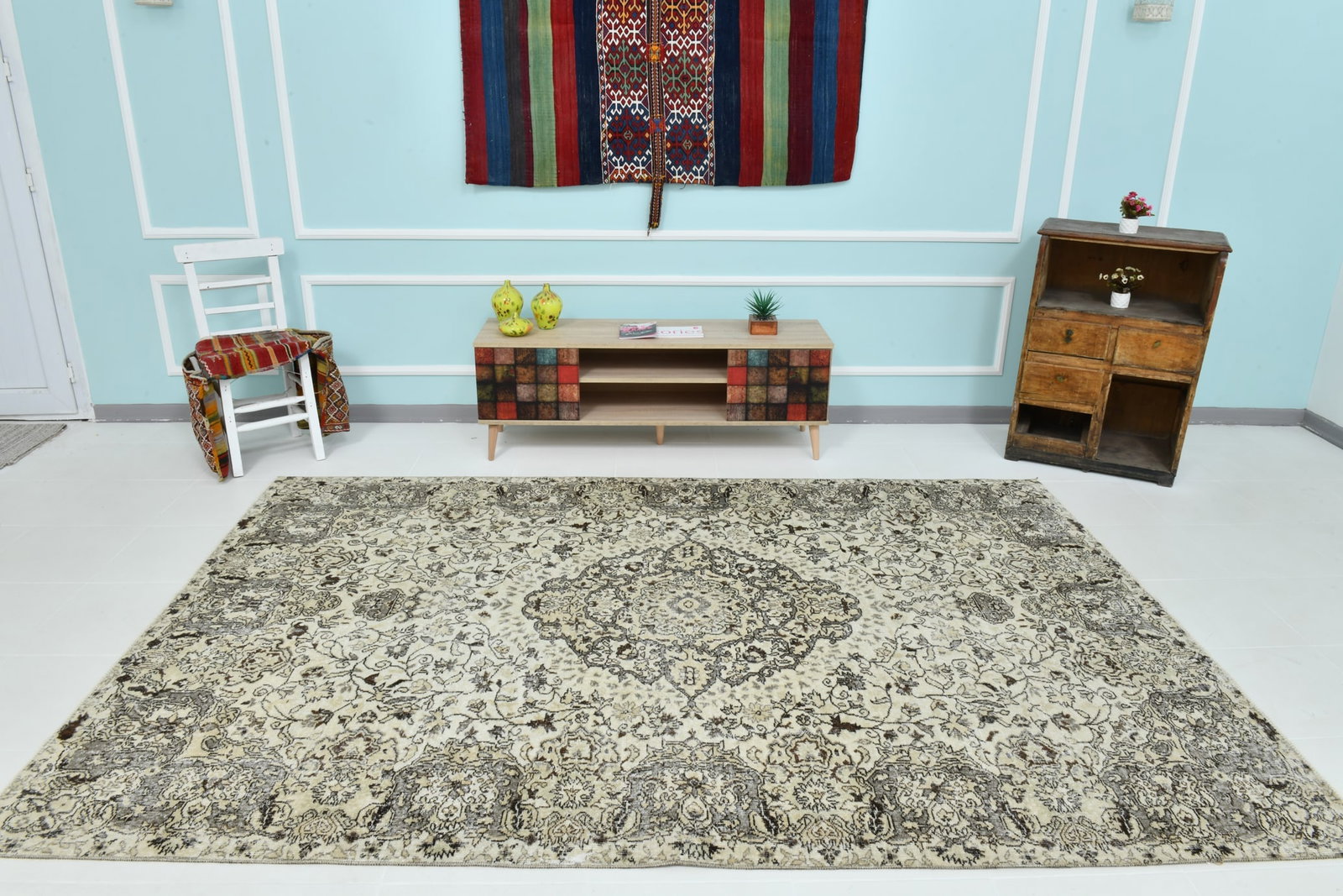 6'6'' x 9'8'' Handmade Vintage Wool Rug - 21498 - 2
