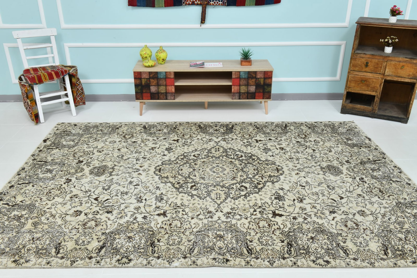 6'6'' x 9'8'' Handmade Vintage Wool Rug - 21498 - 3