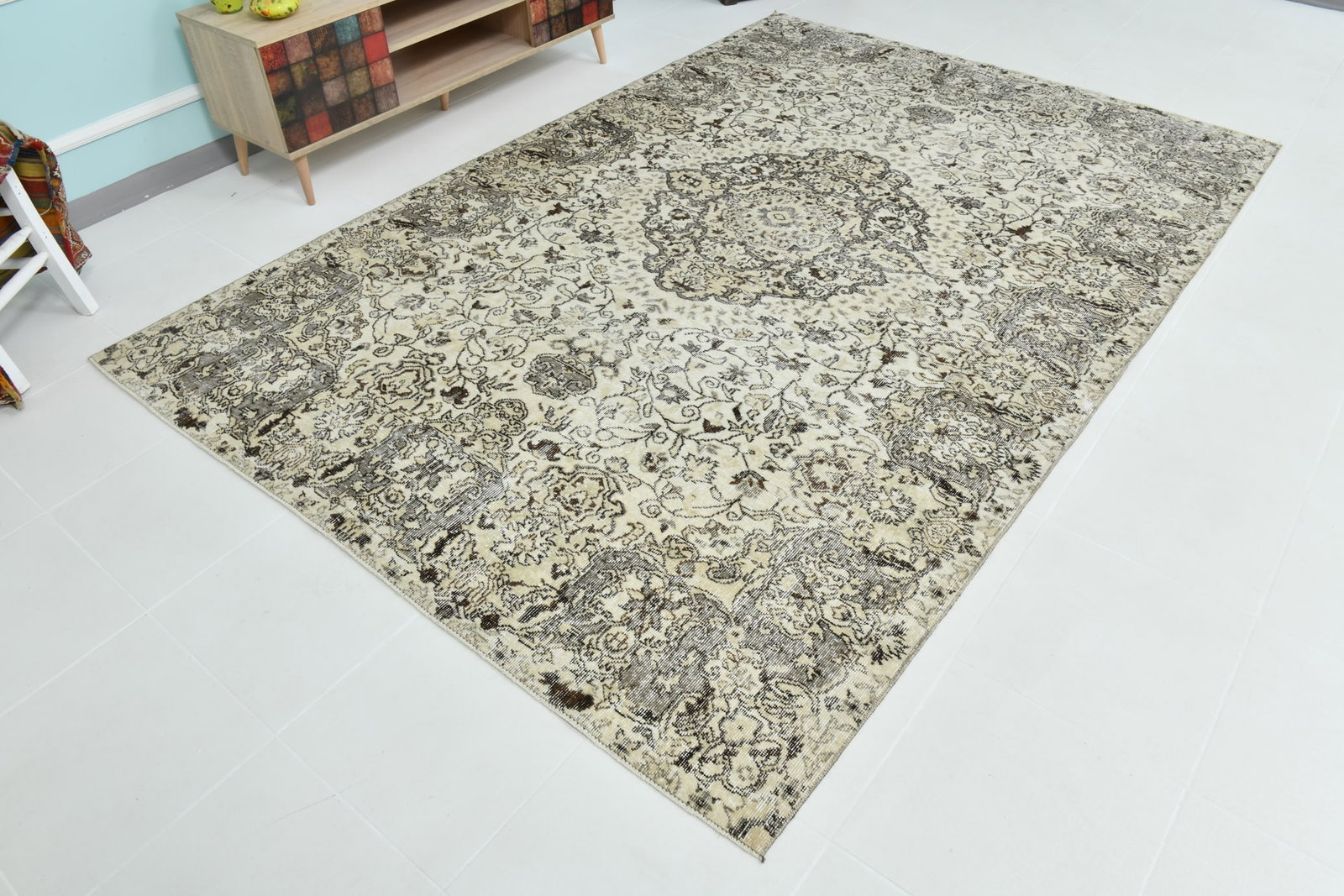6'6'' x 9'8'' Handmade Vintage Wool Rug - 21498 - 4