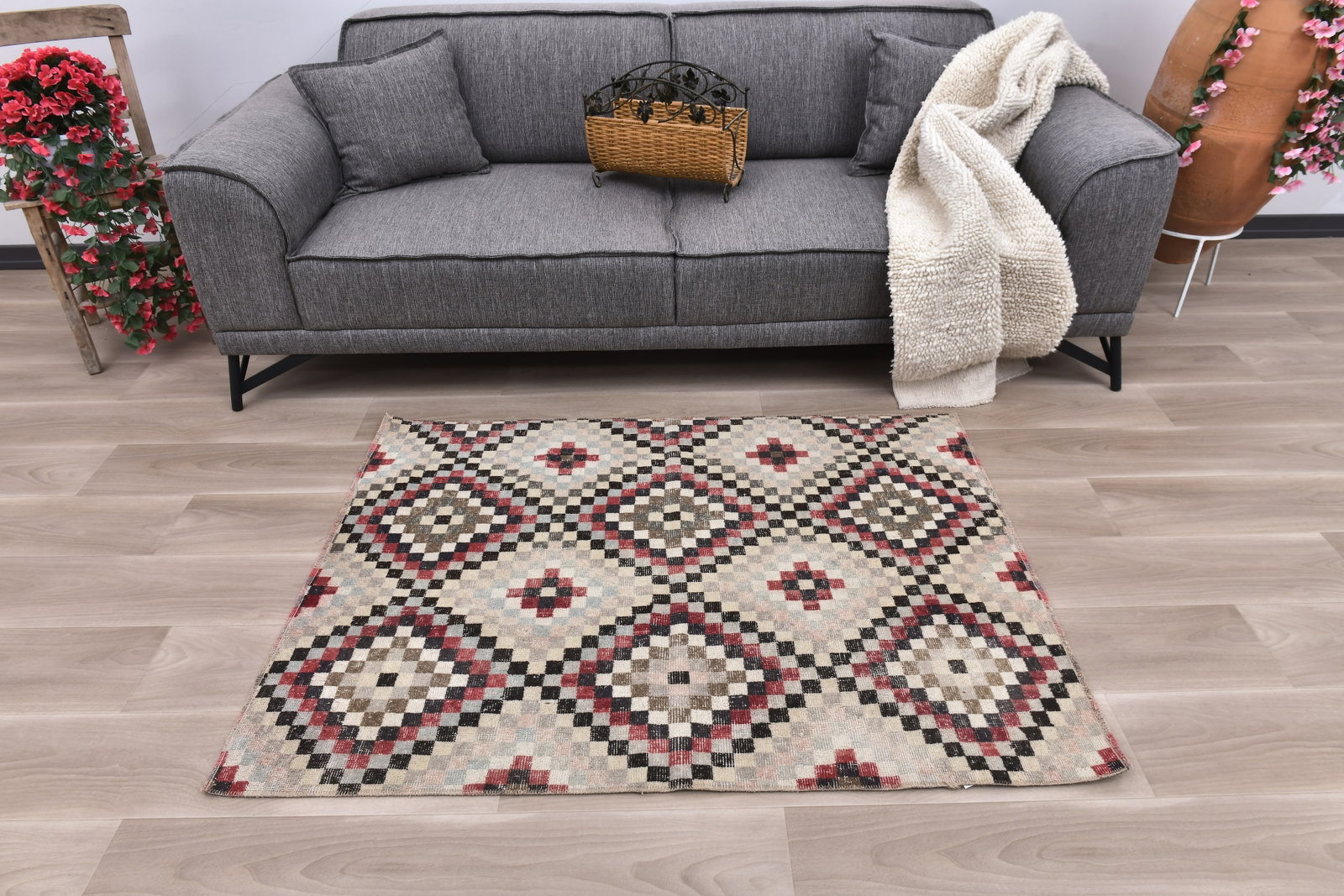 3'5'' x 4'7'' Handmade Vintage Wool Rug - 242483 (1 of 14)
