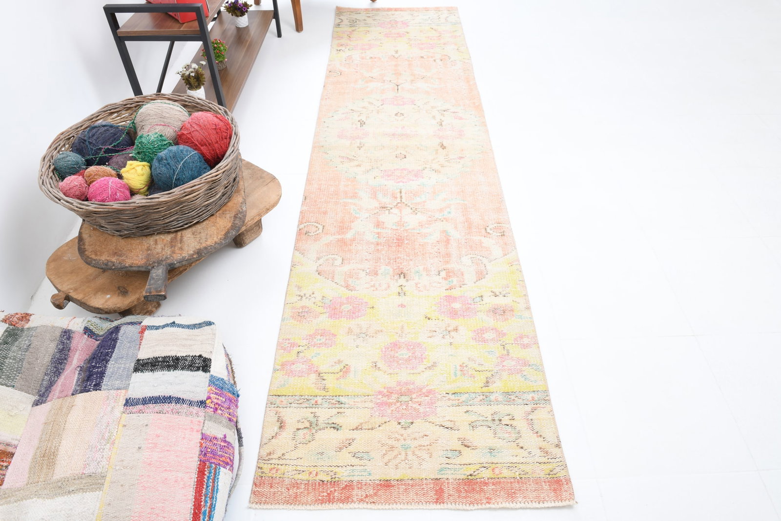 2'5'' x 9'8'' Handmade Vintage Wool Rug - 7137 - 5