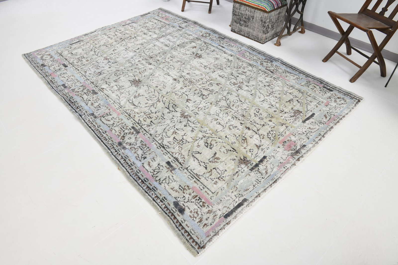 6'0'' x 9'0'' Handmade Vintage Wool Rug - 23321 - 4