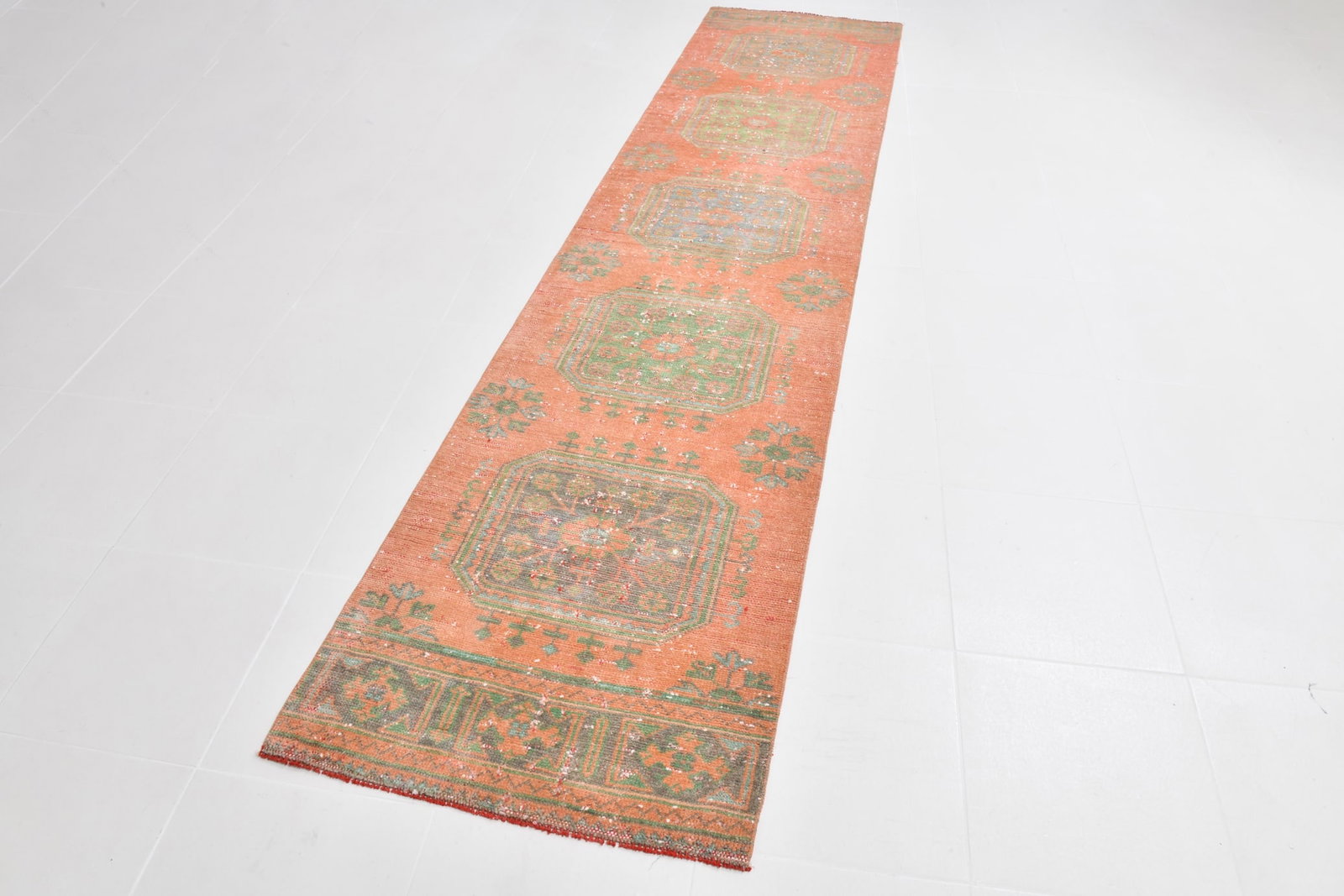 4'8'' x 8'4'' Handmade Vintage Wool Rug - 2032 - 19