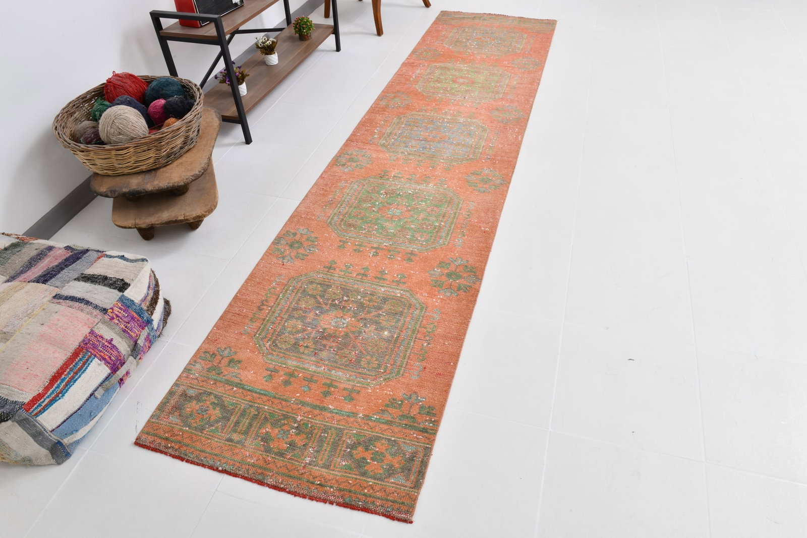 4'8'' x 8'4'' Handmade Vintage Wool Rug - 2032 - 4