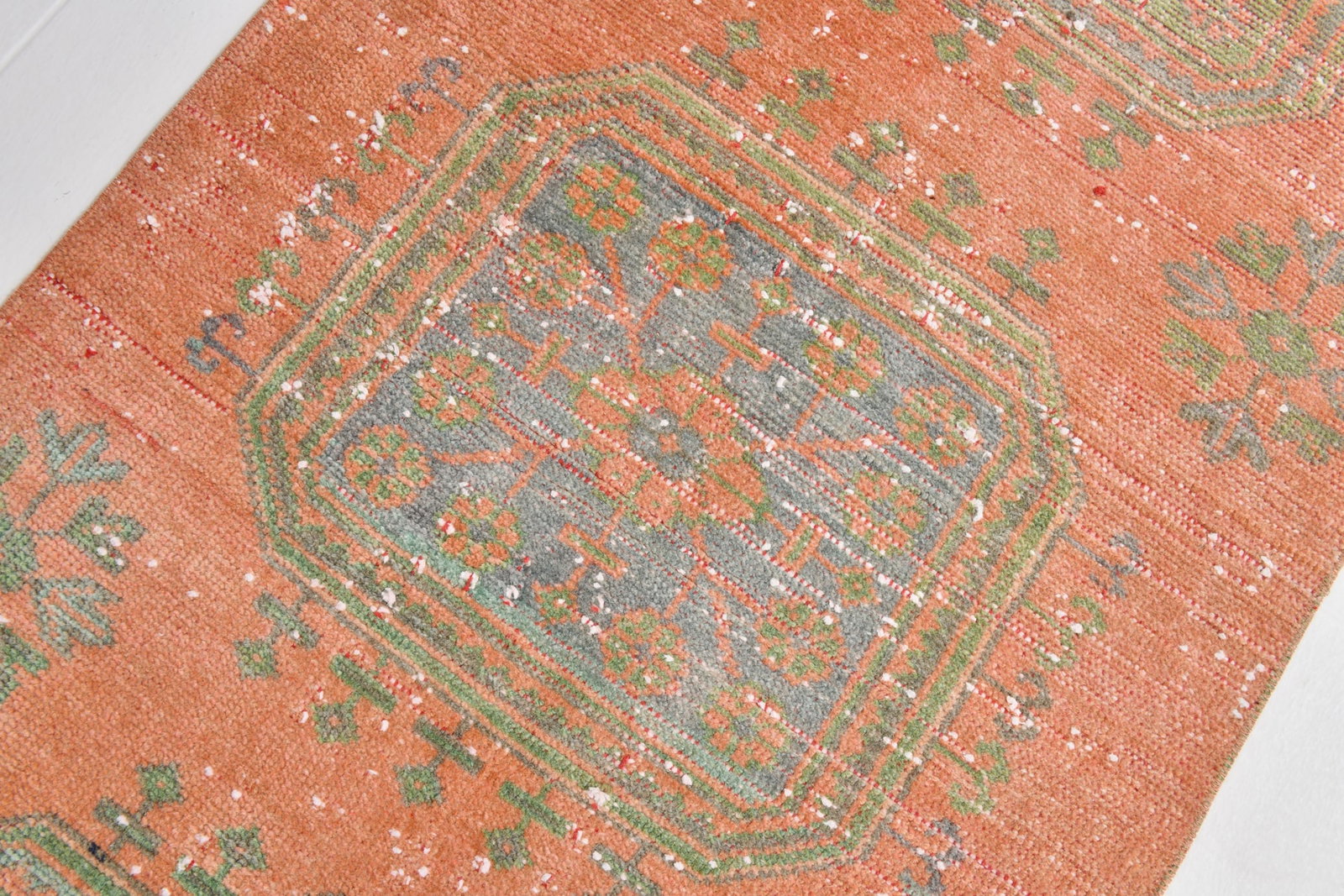 4'8'' x 8'4'' Handmade Vintage Wool Rug - 2032 - 6