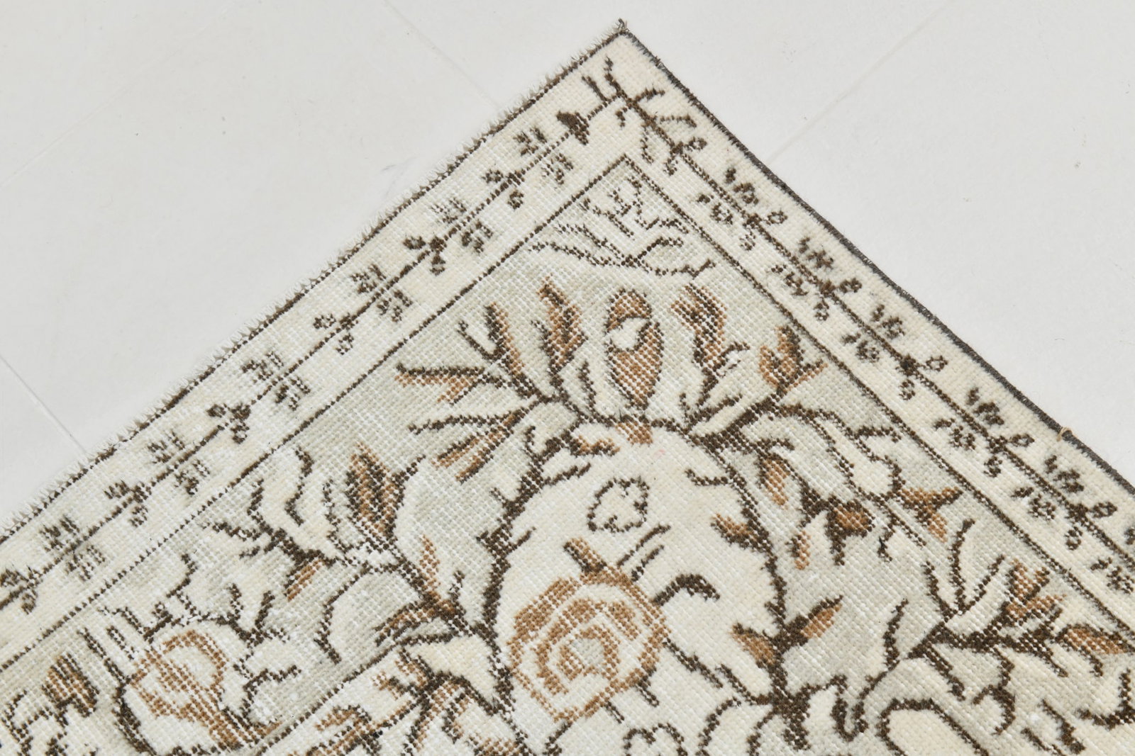 5'7'' x 9'4'' Vintage Wool Runner Rug - 22306 - 10