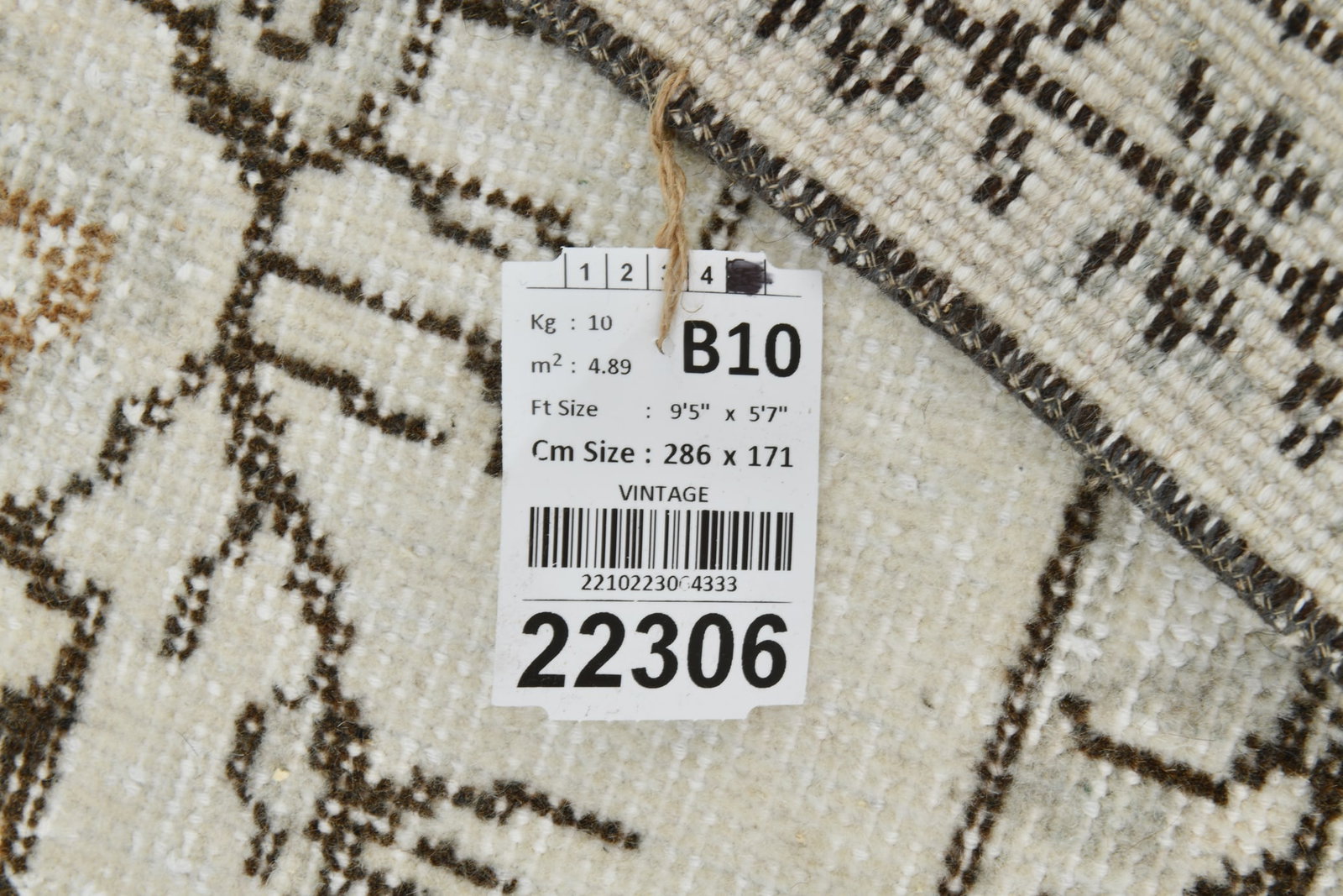 5'7'' x 9'4'' Vintage Wool Runner Rug - 22306 - 20