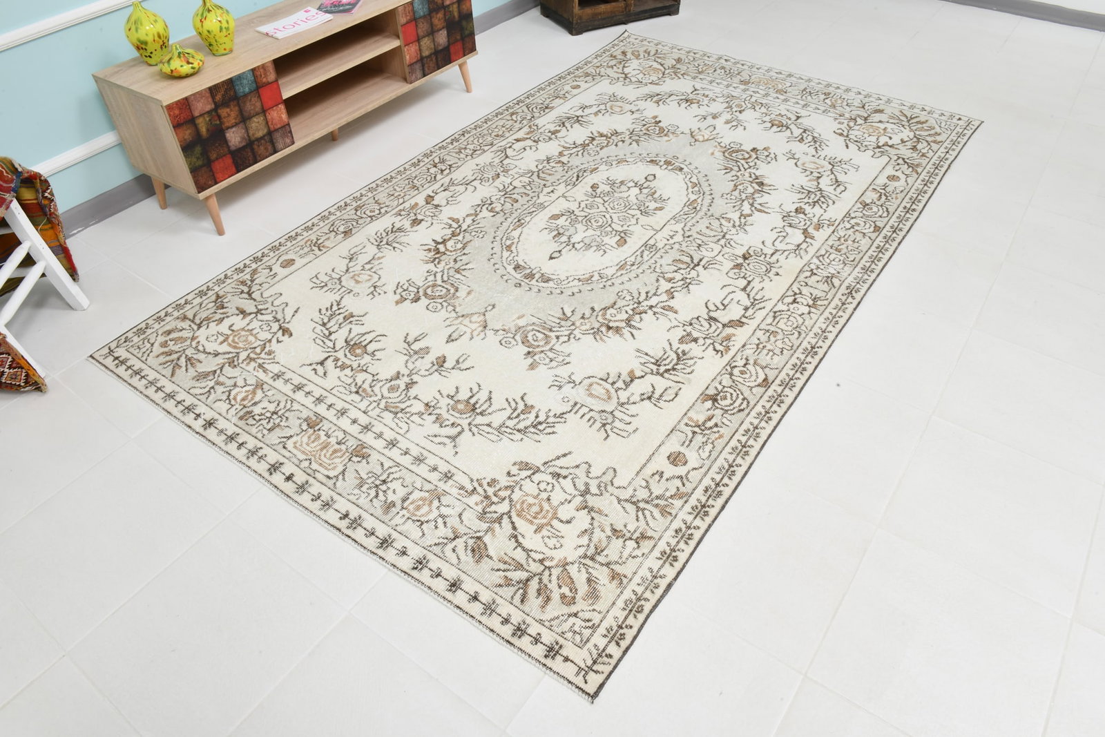 5'7'' x 9'4'' Vintage Wool Runner Rug - 22306 - 4