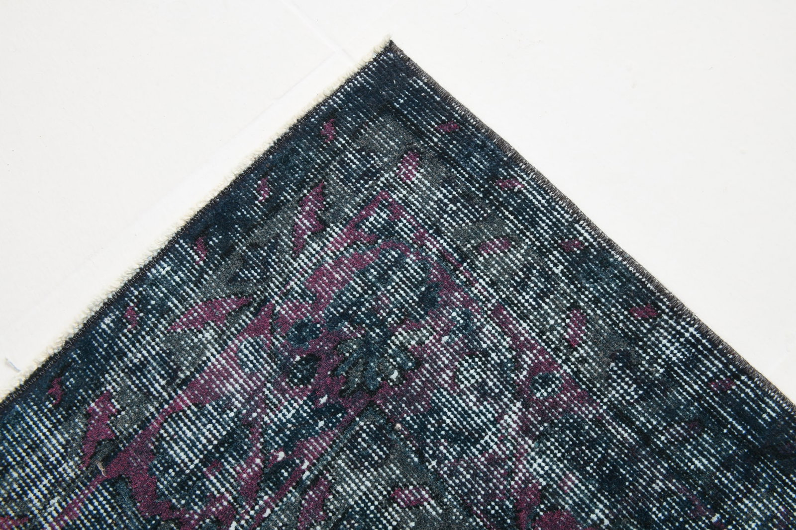 5'5'' x 9'2'' Turkish Vintage Runner Rug - 1955 - 14