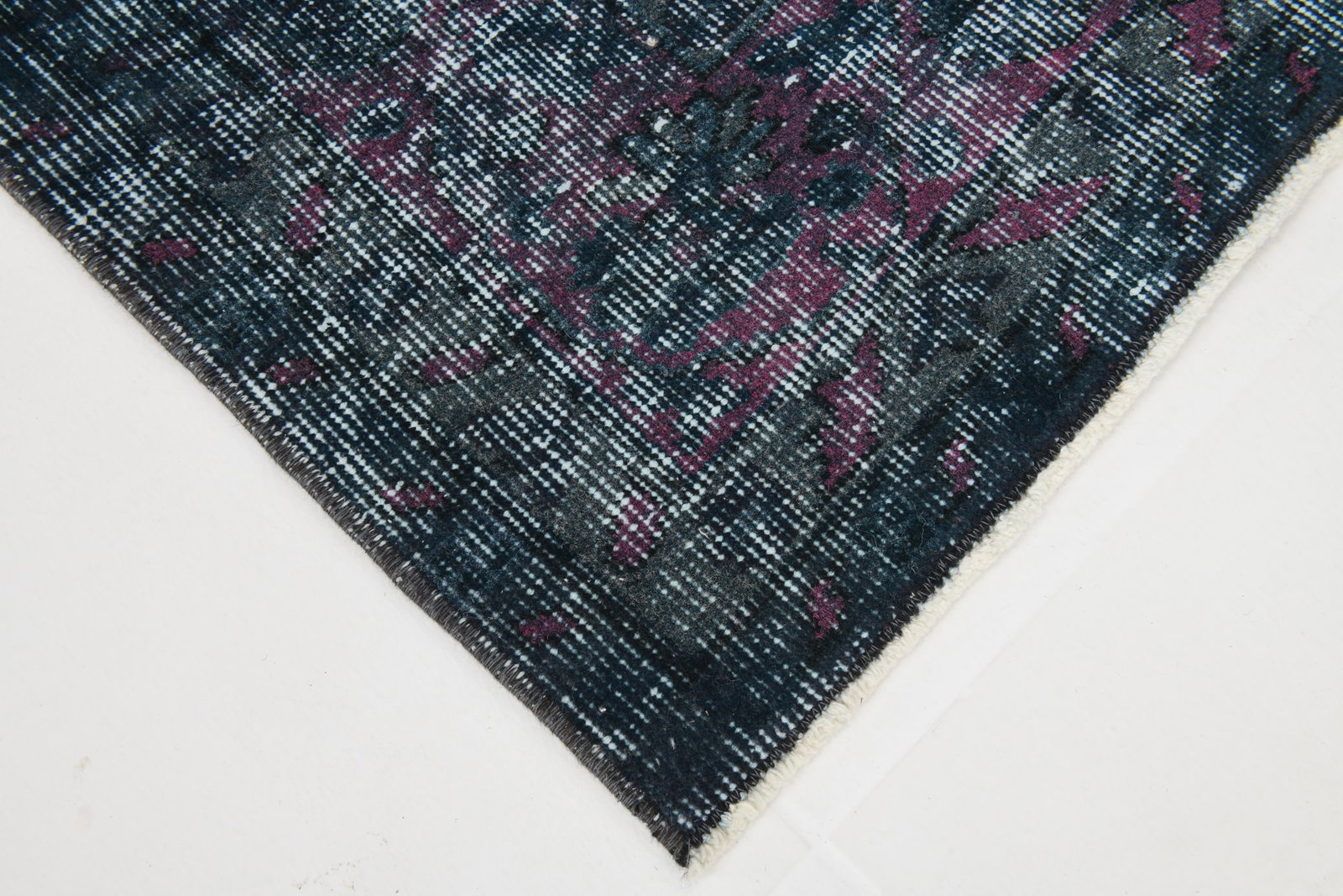 5'5'' x 9'2'' Turkish Vintage Runner Rug - 1955 - 15