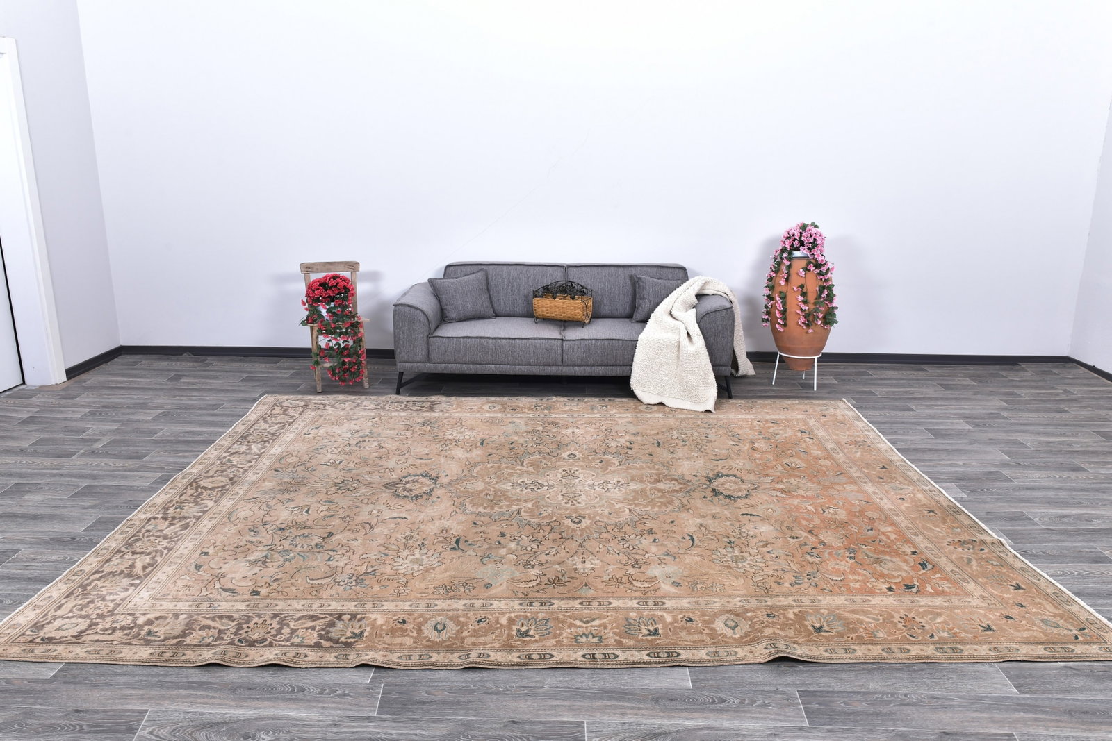 9'8'' x 12'5'' Unique Handmade Vintage Rug - 242393: Title: 9'8'' x 12'5'' Unique Handmade Vintage Rug - 242393 Description:9'8'' x 12'5'' Unique Handmade Vintage Rug - 242393 Origin:Turkiye Date/Period:1960-90 Materials:Wool,Cotton Dimension:9'8''x12'5