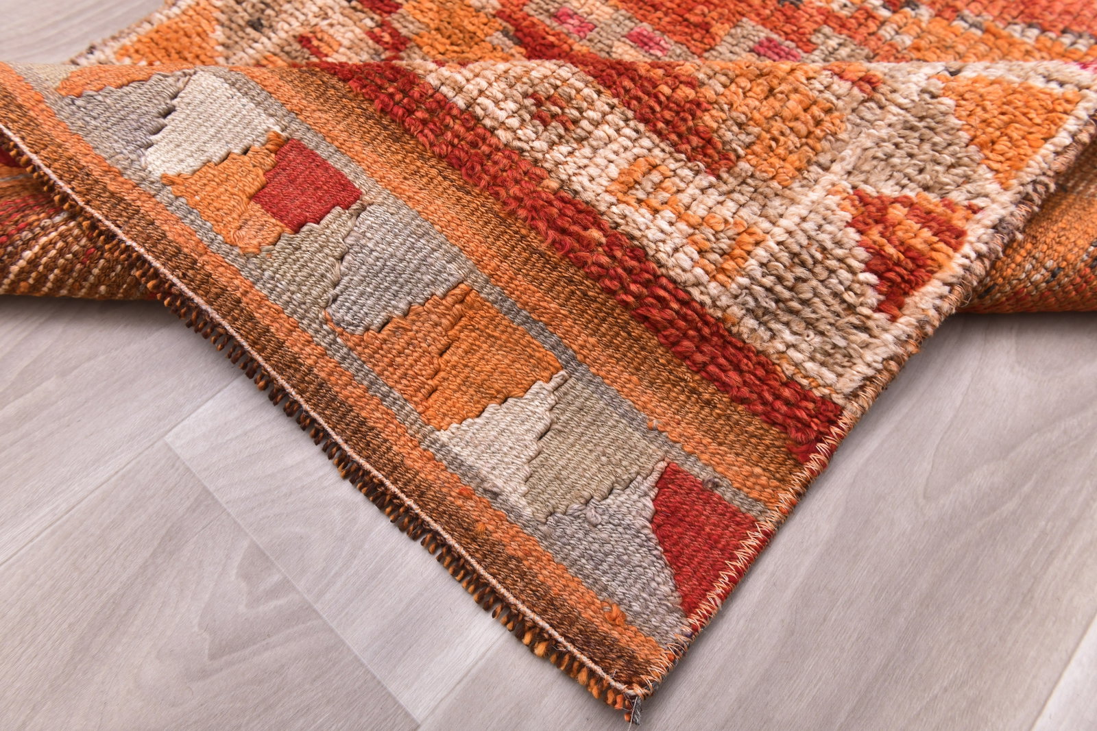 2'6'' x 10'5'' Vintage Wool Runner Rug - 240697 - 12